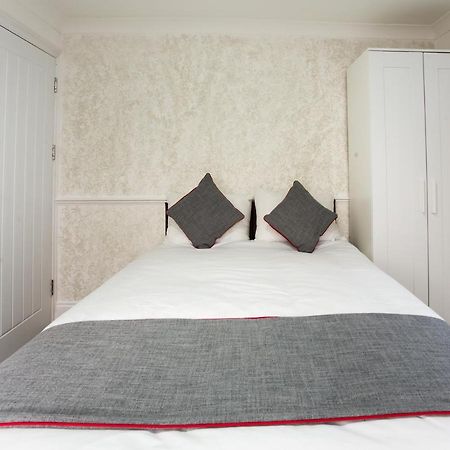 Oyo Brunel Hotel أوكسبريدج المظهر الخارجي الصورة
