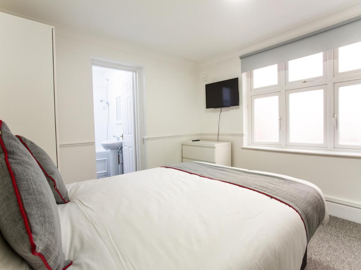 Oyo Brunel Hotel أوكسبريدج المظهر الخارجي الصورة